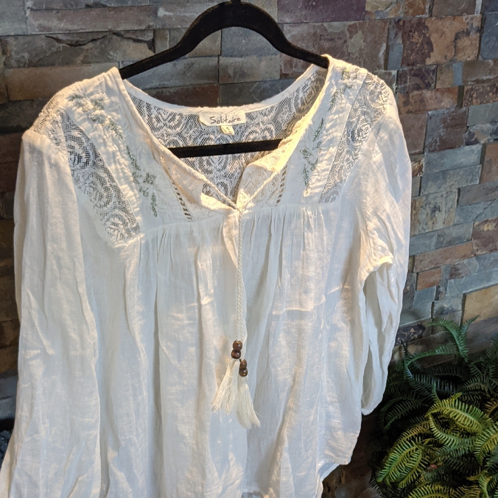 Solitaire Cream Lace Accent Blouse